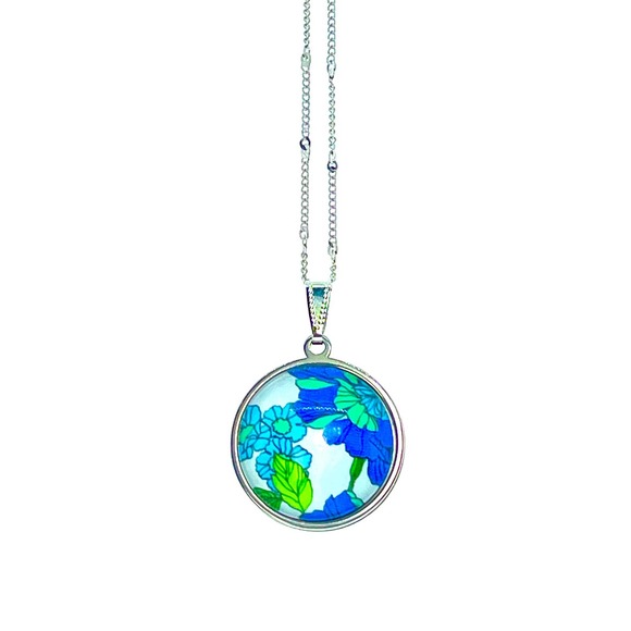 Blue Carnations Big Round Necklace - Picture 4 of 5